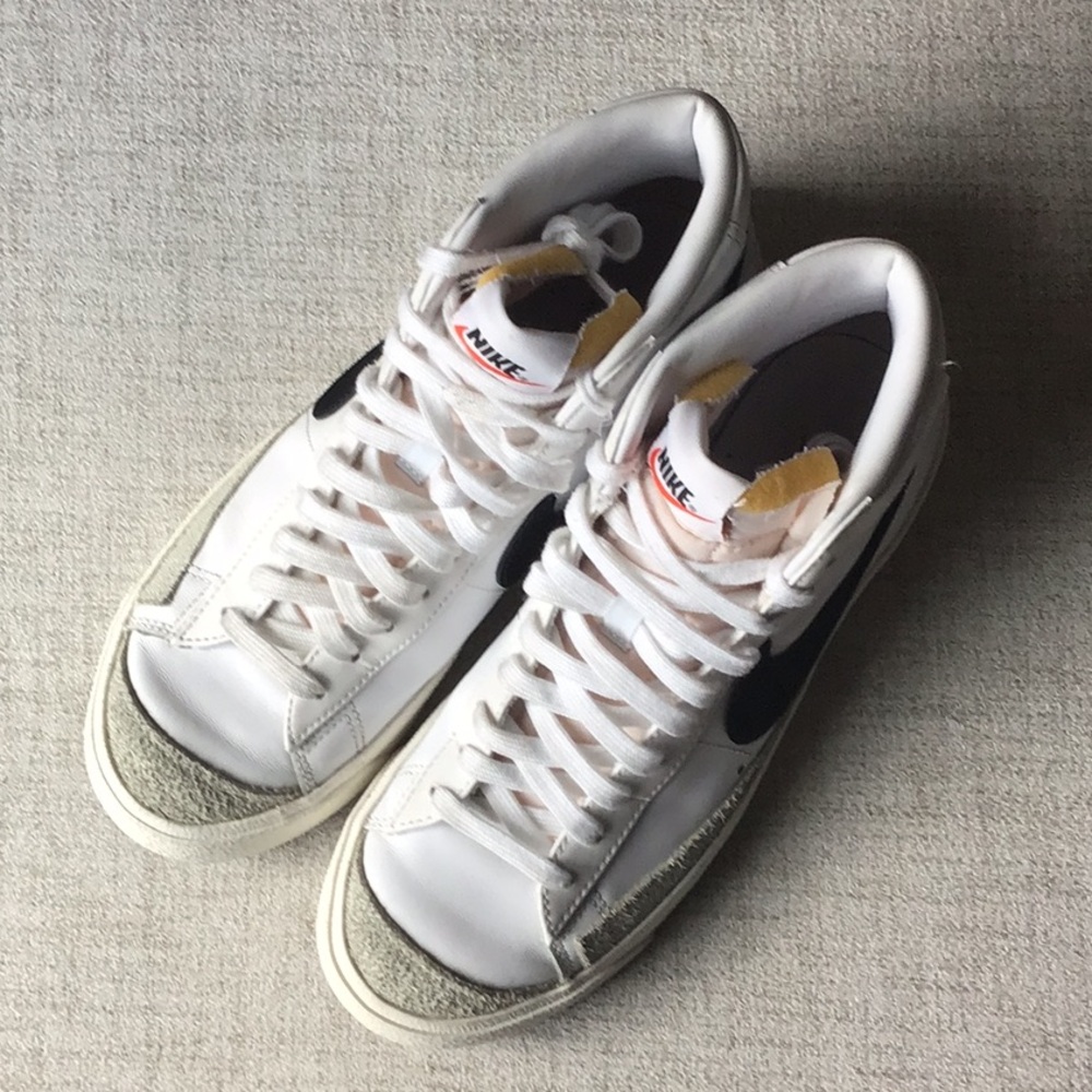 Nike Blazer Mid Sneakers - Picture 6 of 8